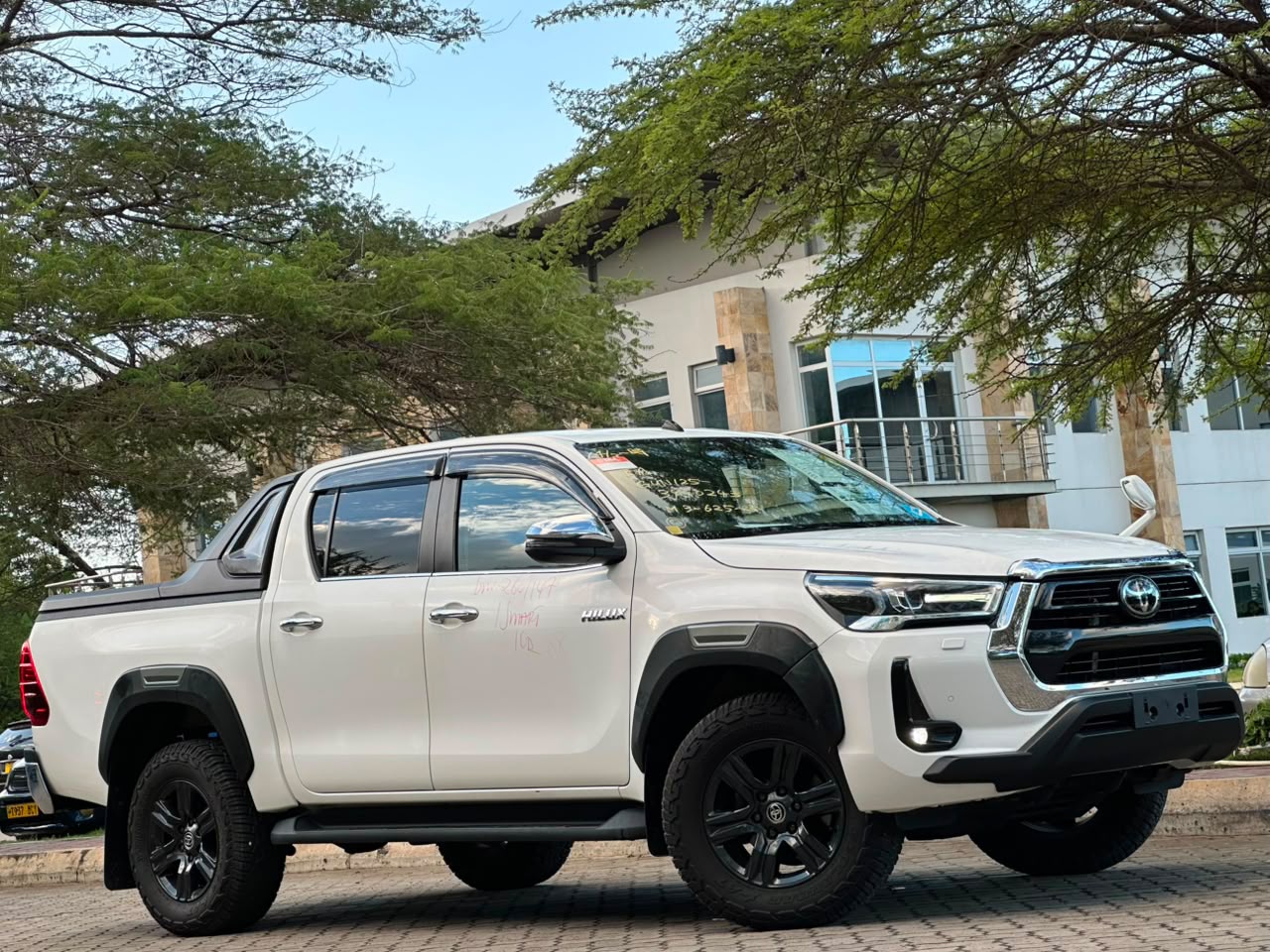 HILUX DOBLE CABIN thumbnail 5